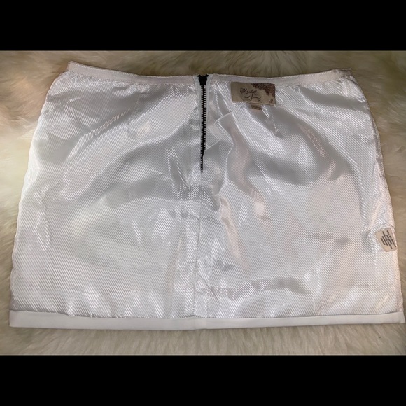 Phx Open White Mini Skirt | Elizabeth & James - Picture 5 of 5